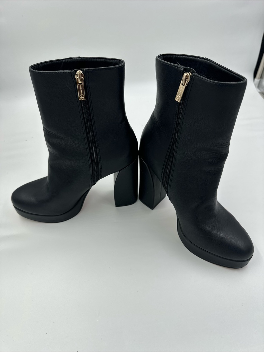 Jessica Simpson Women’s Black Leather Platform Ankle Boots with Gold Zipper - Picture 3 of 6